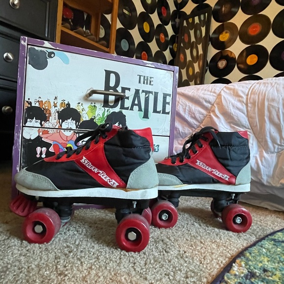 European 1990’s Street Teens skates. Bought in France Way cool! One of a kind! - Picture 2 of 5